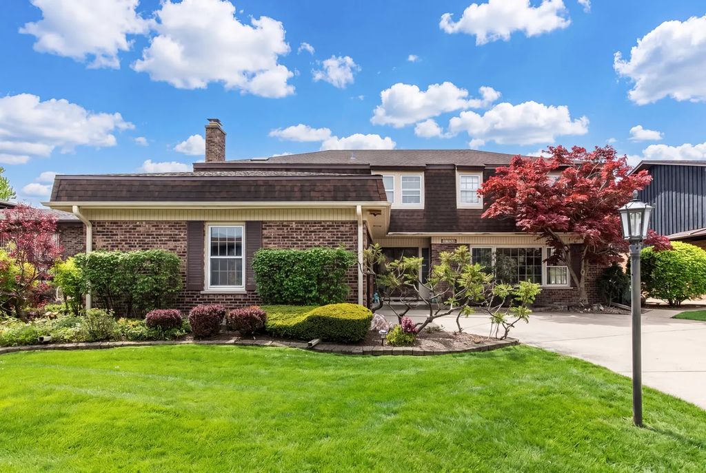 7751 Arcadia Street, Morton Grove