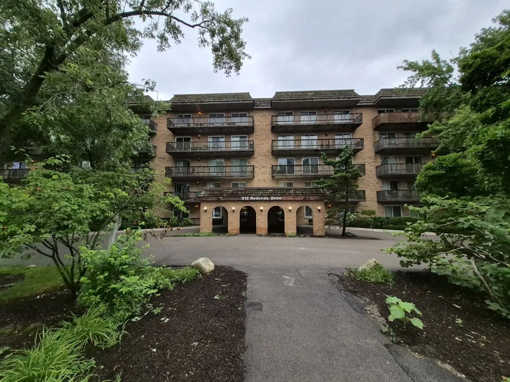 512 Redondo Drive 409, Downers Grove