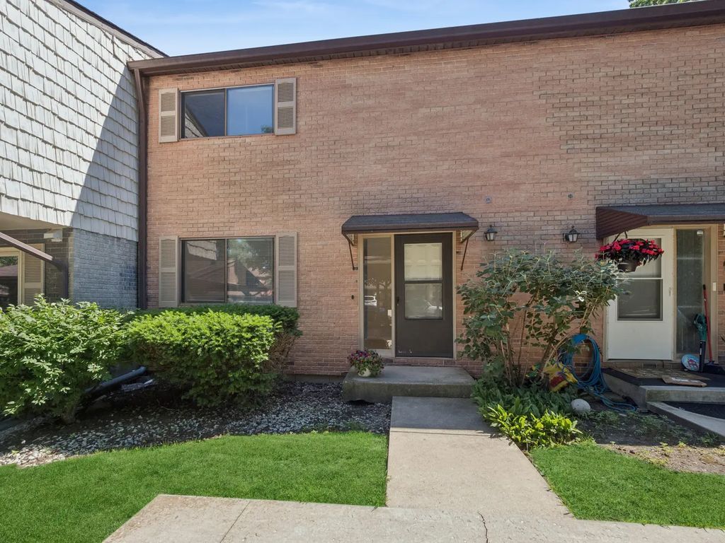 1631 Bow Trail, Wheeling