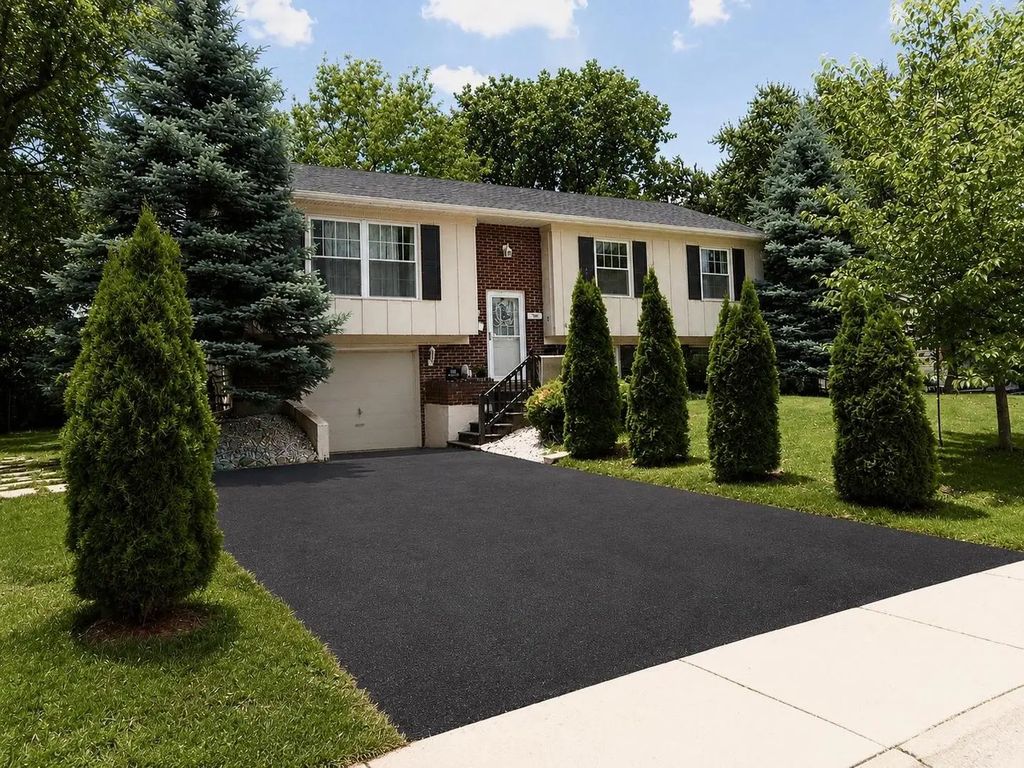 36 Red Haw Lane, Lake Zurich
