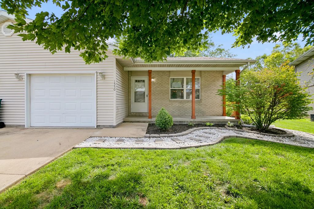 1550 Girard Avenue, Bourbonnais