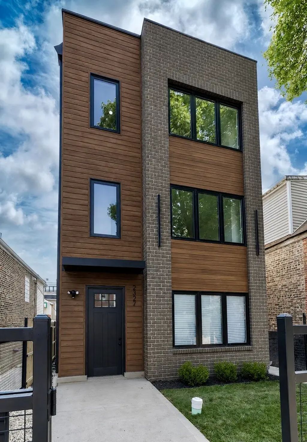 3018 W Polk Street, Chicago, 60612