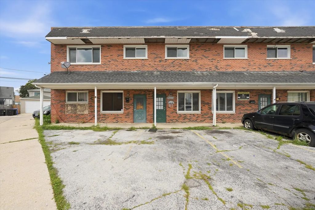 3926 W Columbus Avenue 3926, Chicago, 60652