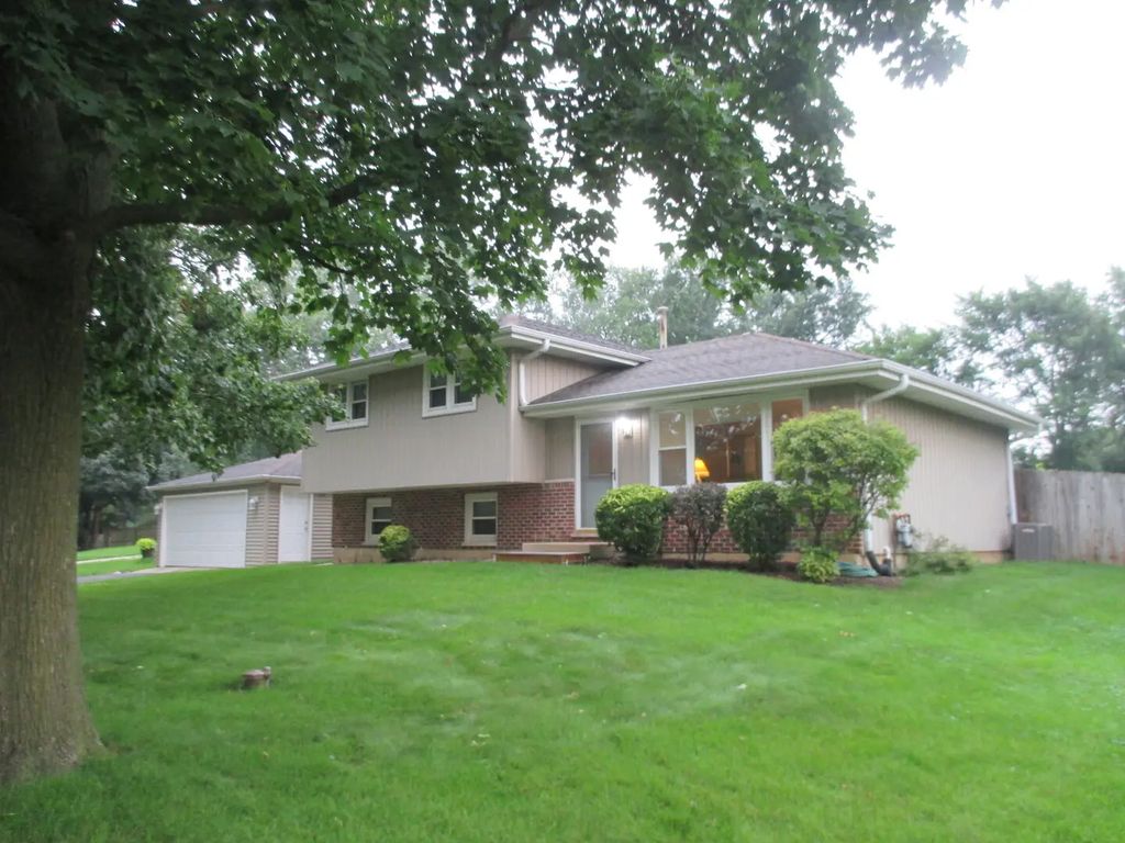 23w554 Burdette Avenue, Carol Stream