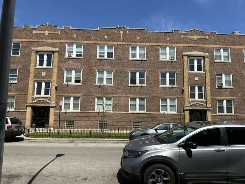 4058 W Dickens Avenue 3d, Chicago