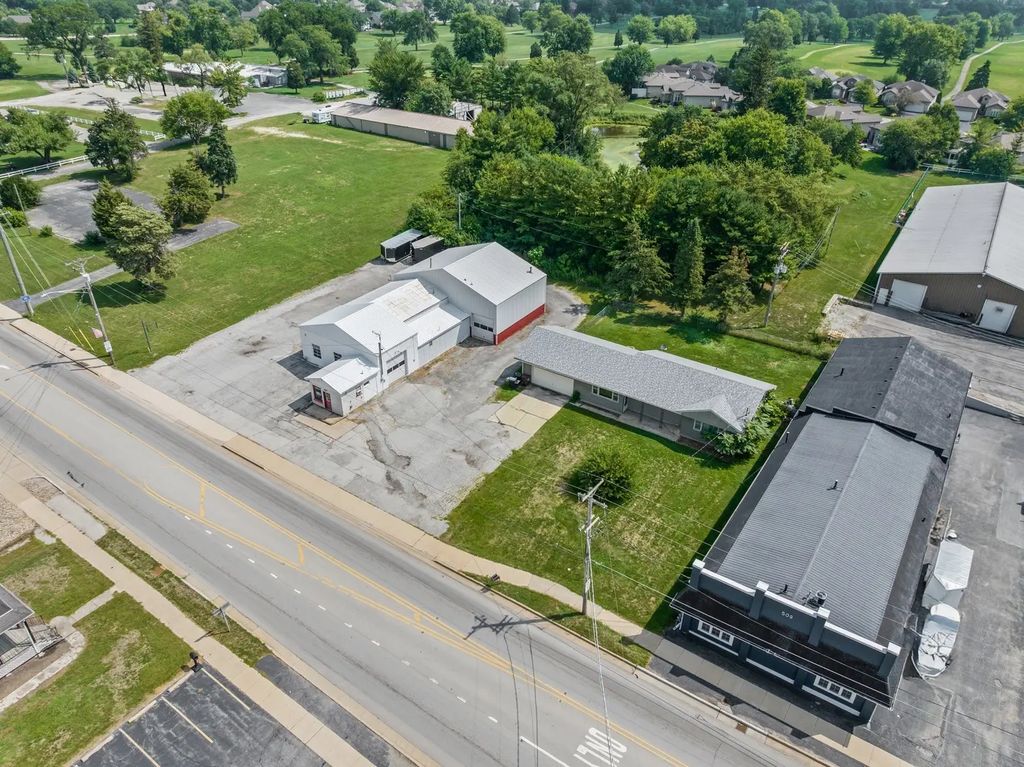 525 S Dixie Highway, Beecher