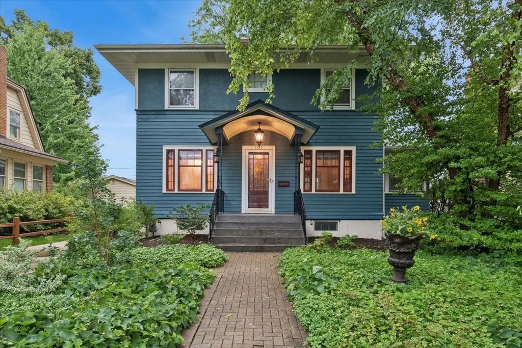 1312 S 3rd Street, St. Charles