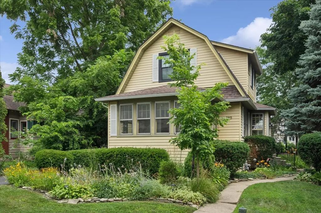 285 N Larch Avenue, Elmhurst
