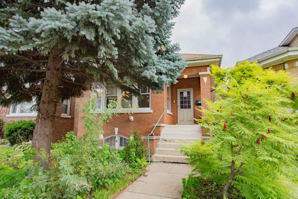 5129 W George Avenue, Chicago