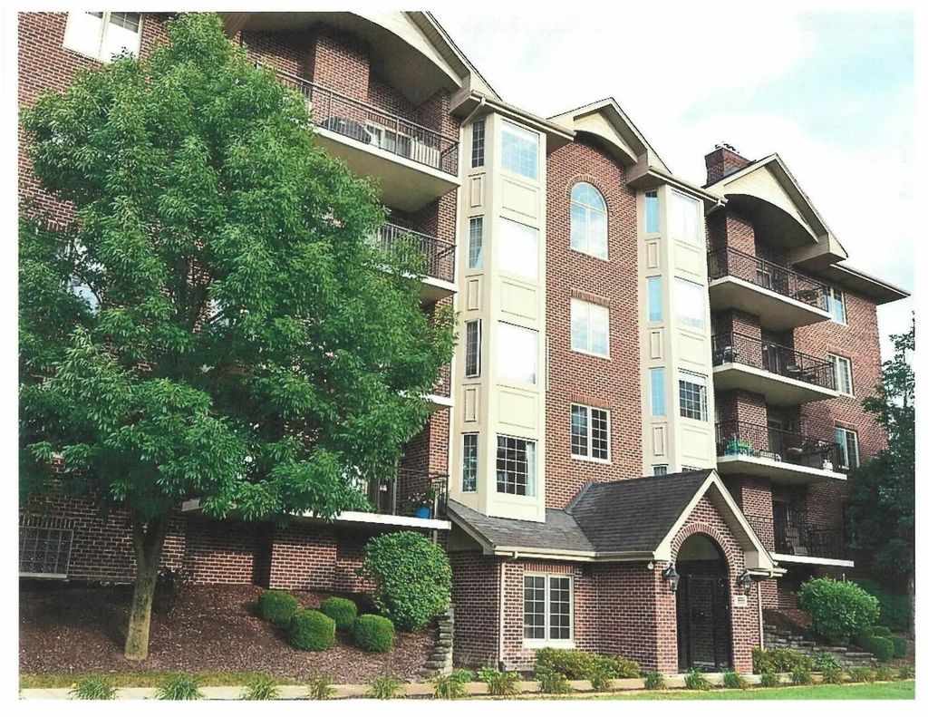 6675 S Cass Avenue 2a, Westmont