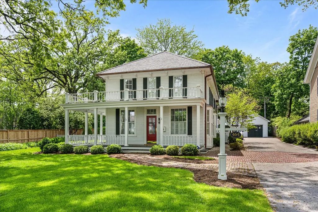 464 Oakwood Avenue, Lake Forest