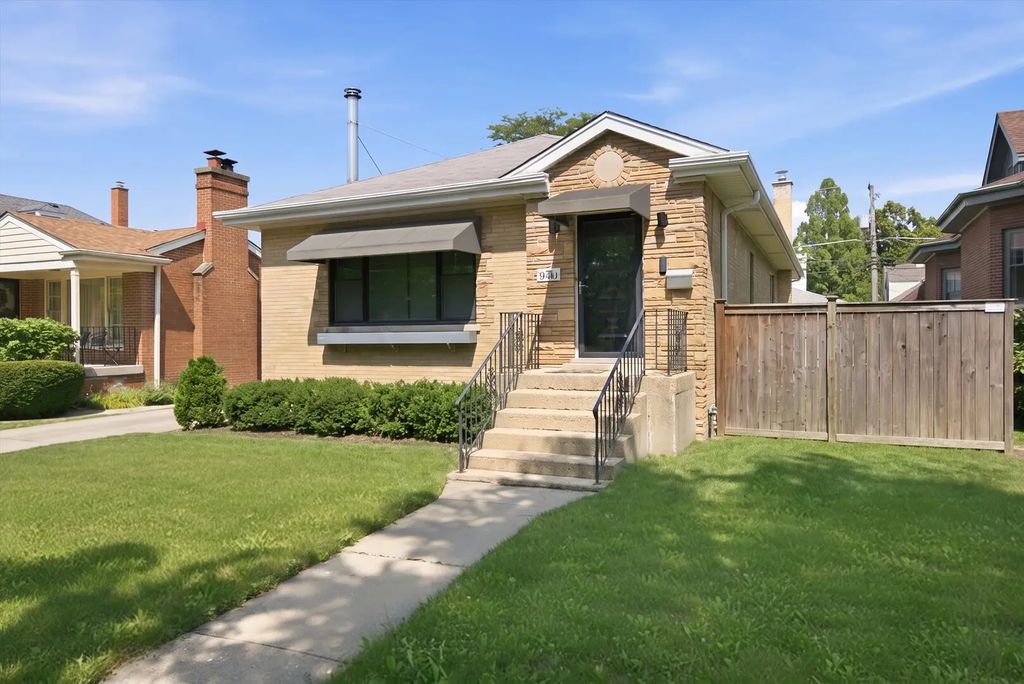 940 N Oak Park Avenue, Oak Park, 60302