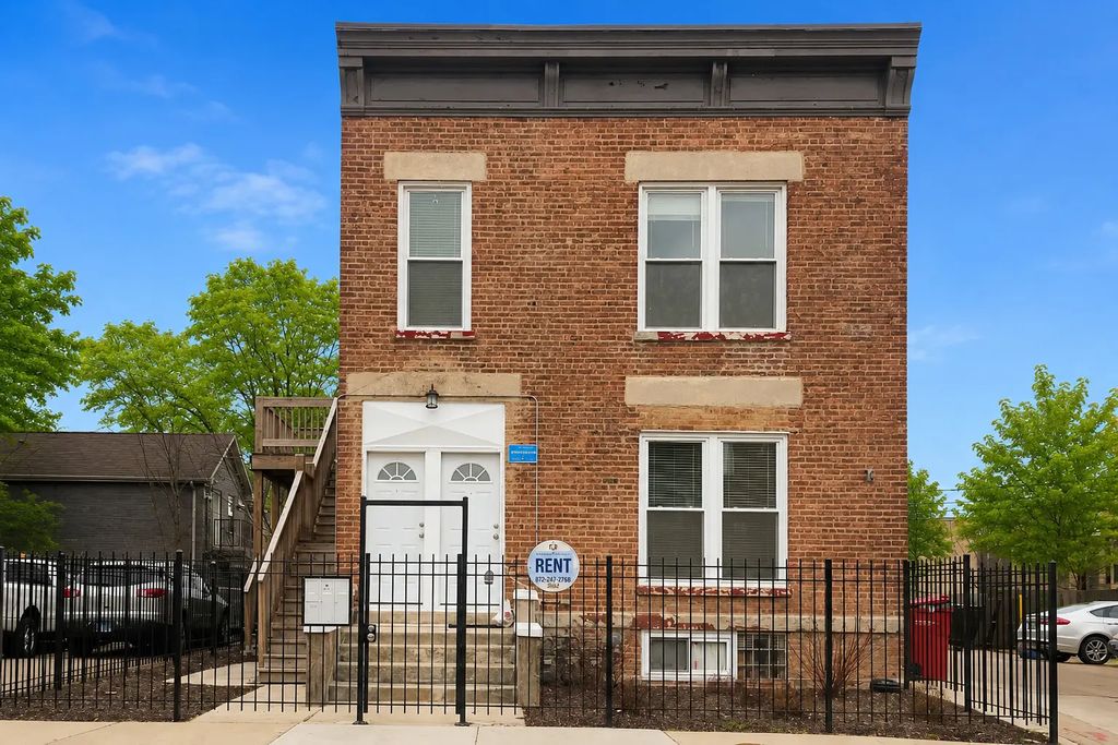211 S Campbell Avenue Garden, Chicago