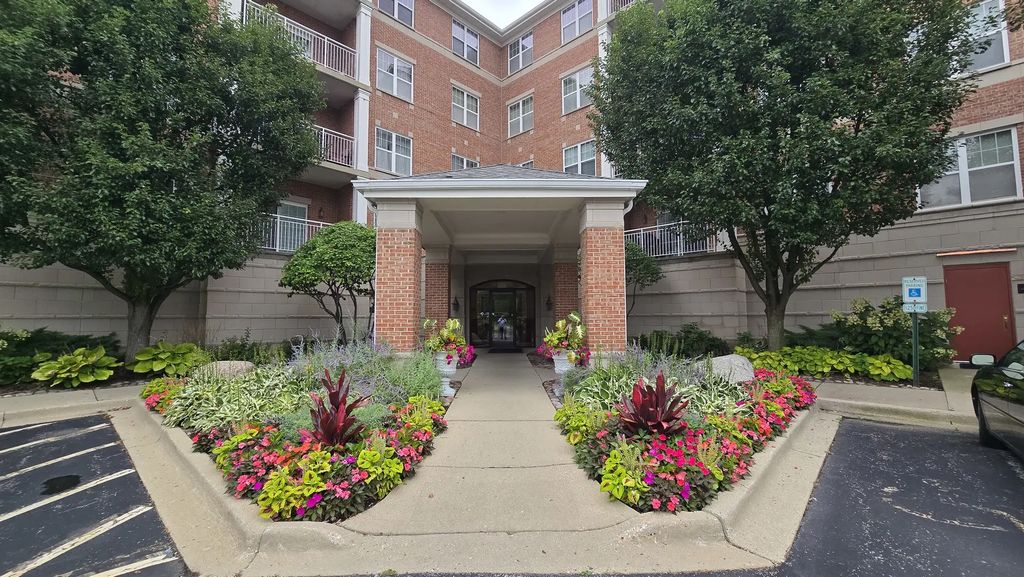 101 Pointe Drive 302, Northbrook, 60062