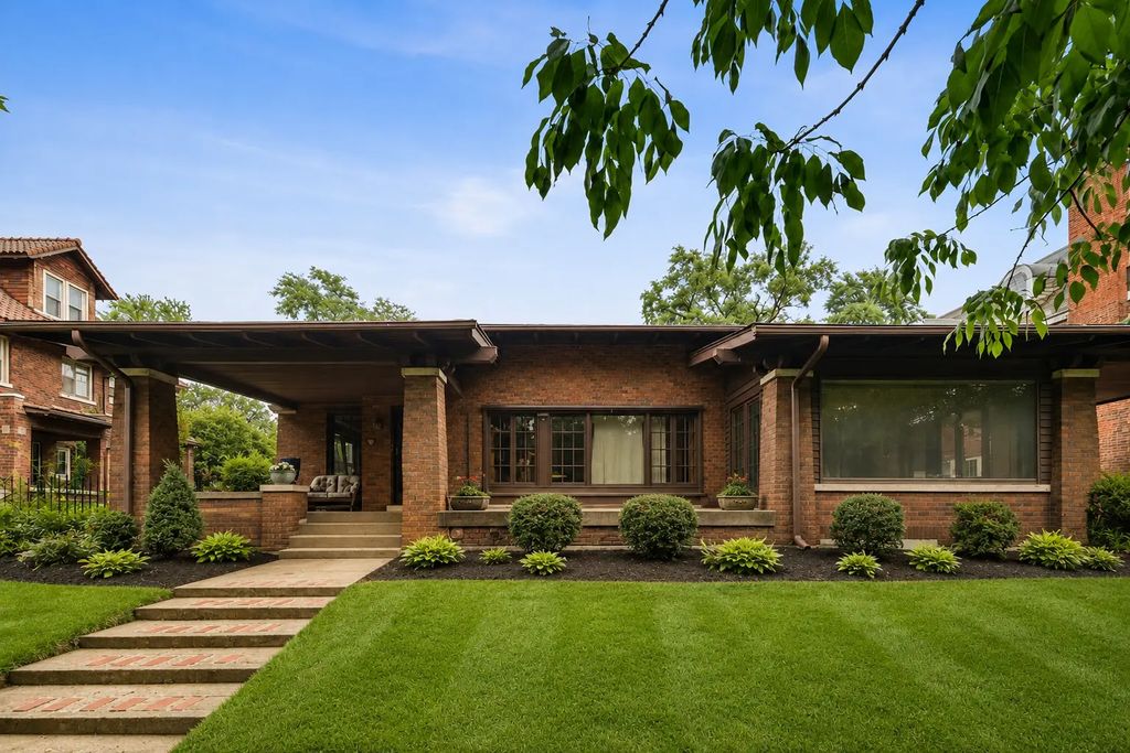 6829 S Constance Avenue, Chicago