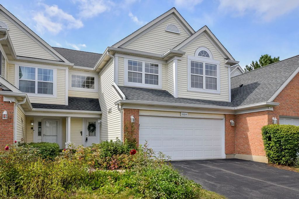 1004 Charlestowne Drive, West Chicago