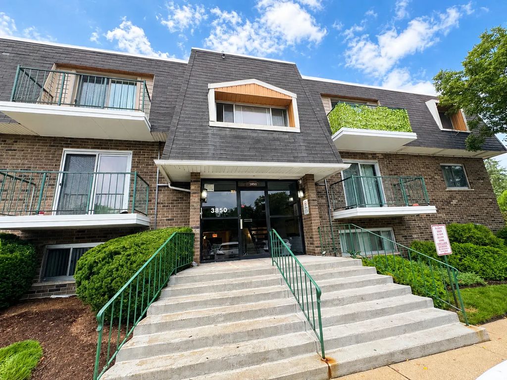 3850 S Parkway Drive 1g, Northbrook, 60062