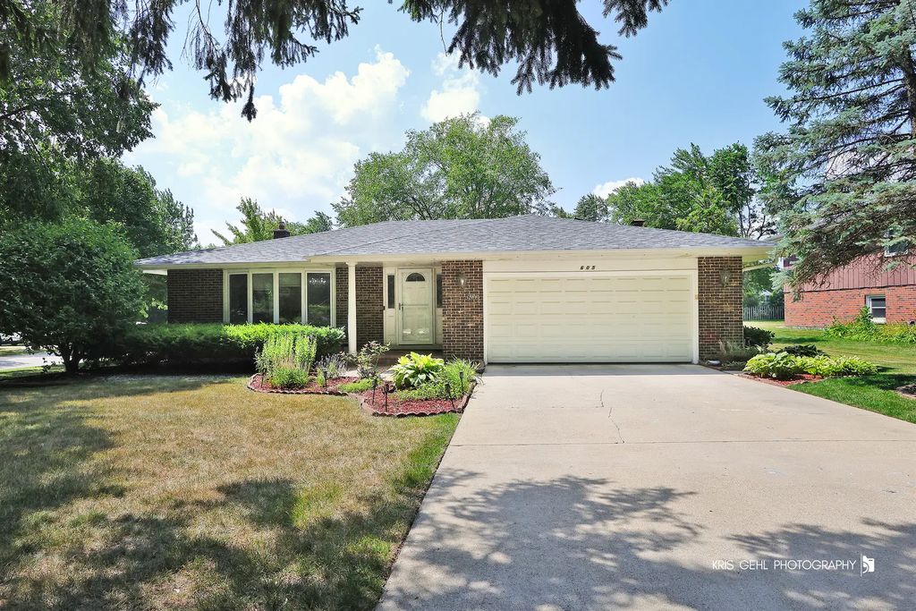 605 W Gilbert Road, Palatine