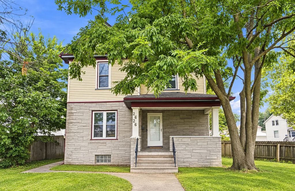 2626 Brady Street, Davenport