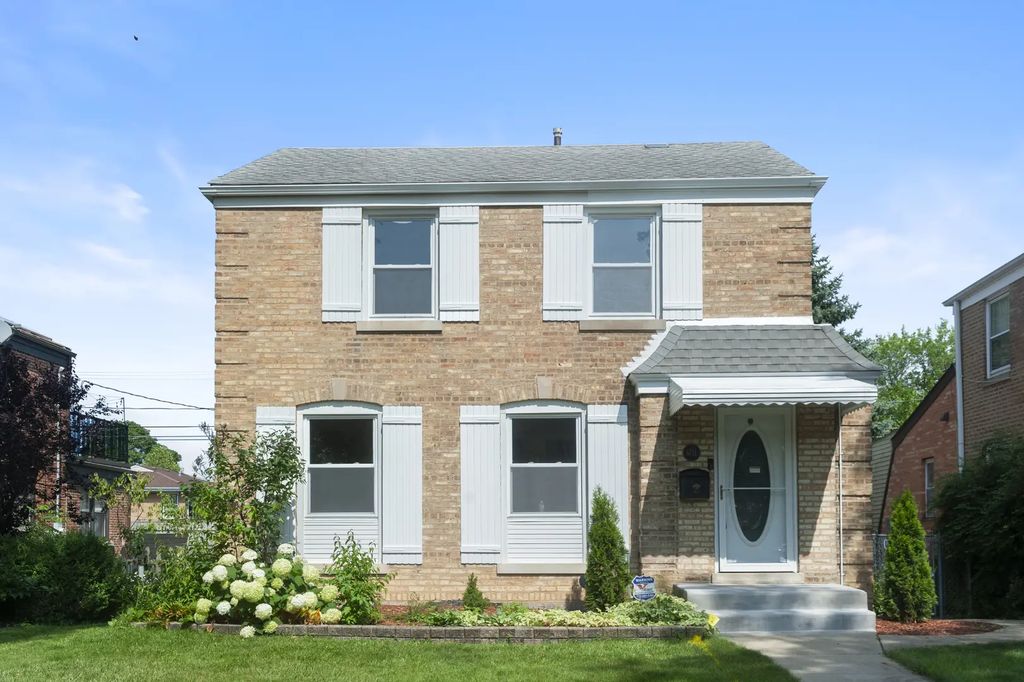 6711 N Monticello Avenue, Lincolnwood