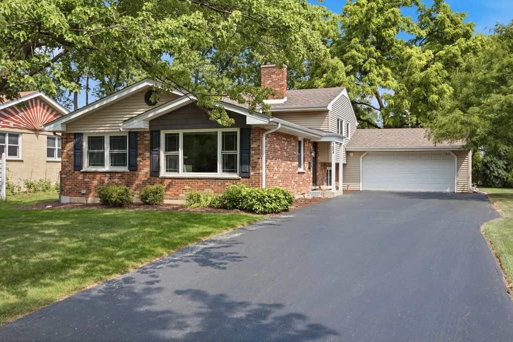 1004 61st Street, Downers Grove