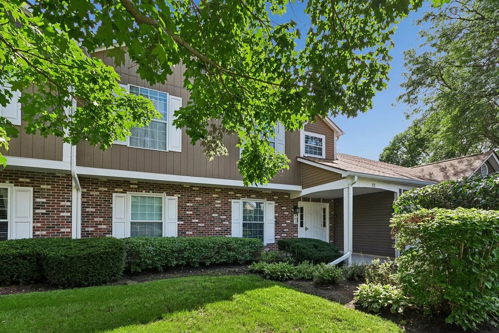 83 Midhurst Court 102a, Naperville