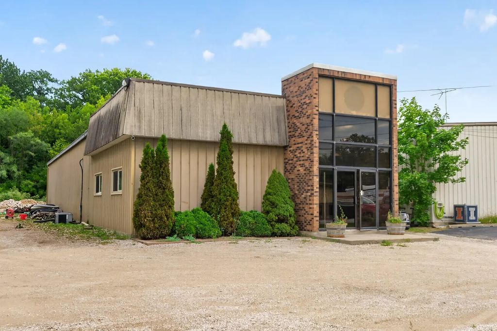 520 S River Street, Batavia