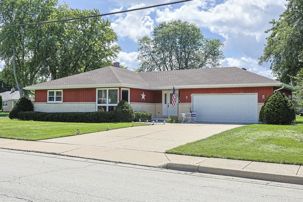 1305 Van Street, Elgin