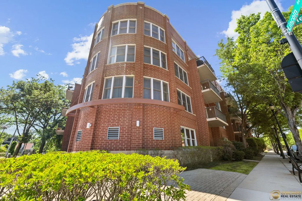8200 Lincoln Avenue 304, Skokie, 60077
