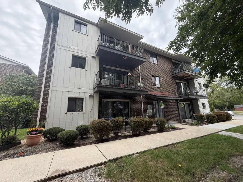 6329 175th Street 2n, Tinley Park