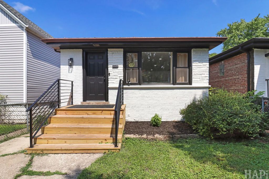 5338 W Kinzie Street, Chicago, 60644