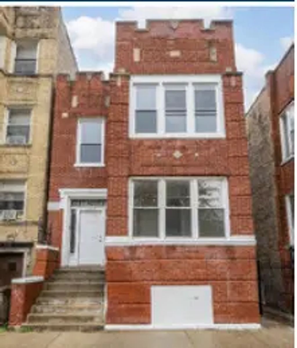 3821 W Fillmore Street 1f, Chicago