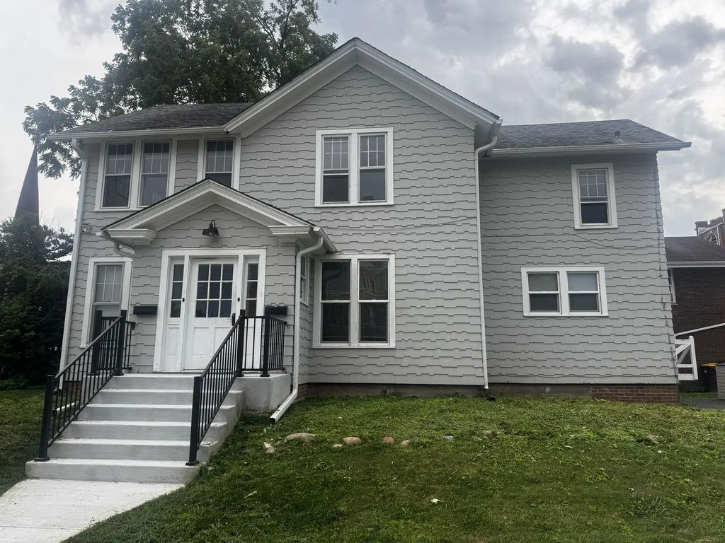105 University Street 1, Harvard
