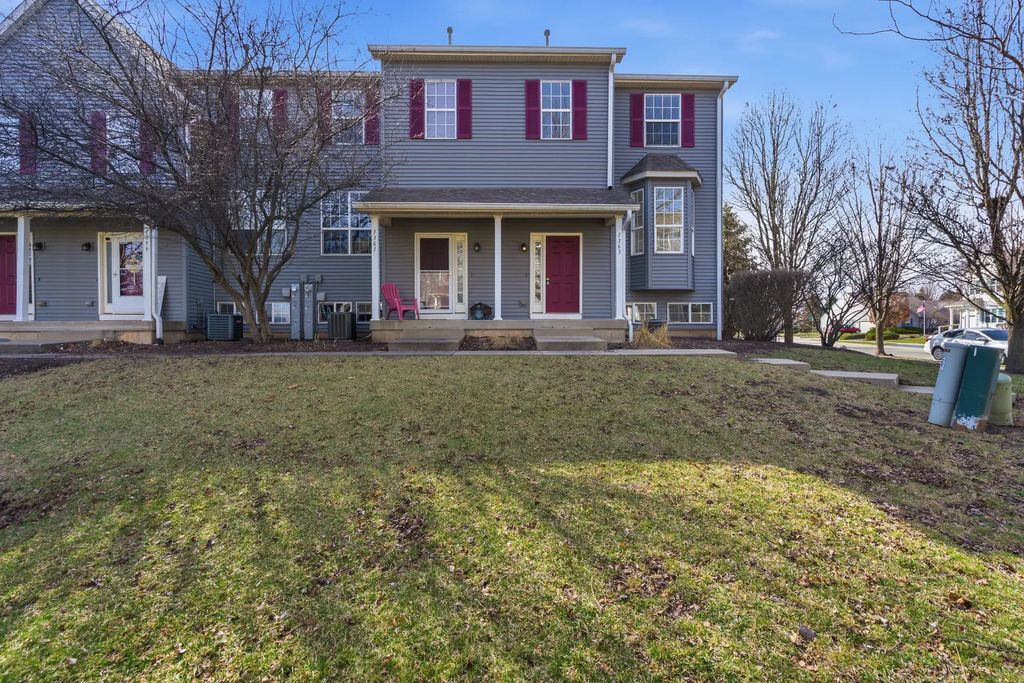 1363 Chestnut Lane, Yorkville