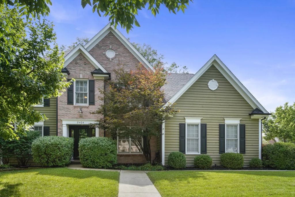 2404 Bainbridge Boulevard, West Chicago