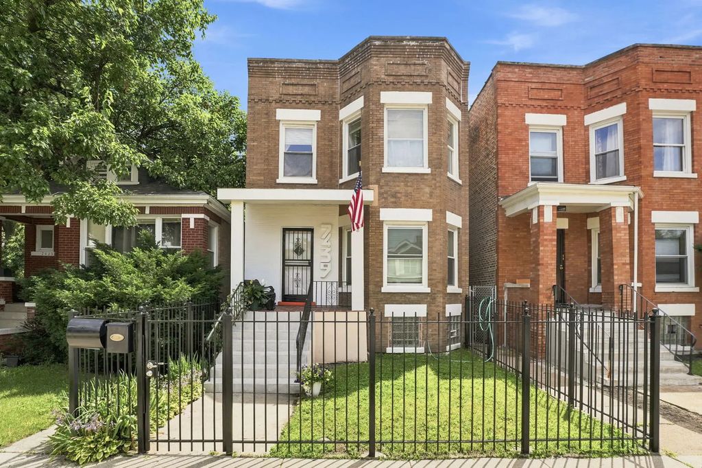7439 S Ellis Avenue, Chicago