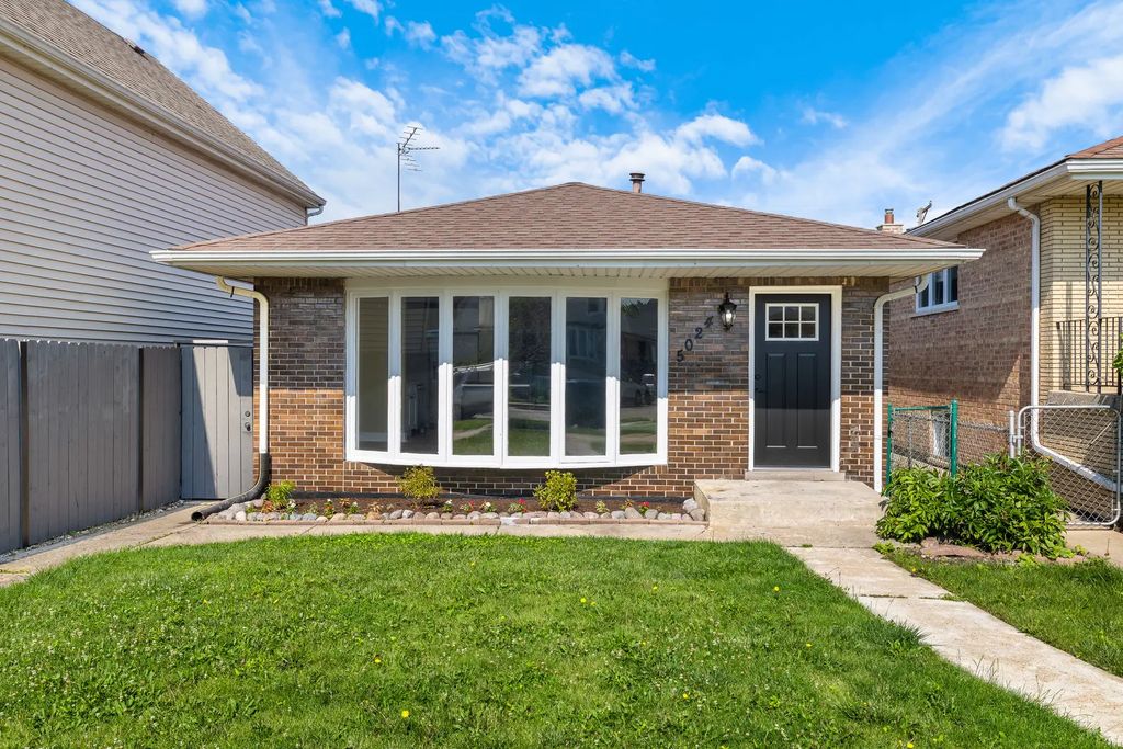 5024 S Lockwood Avenue, Chicago
