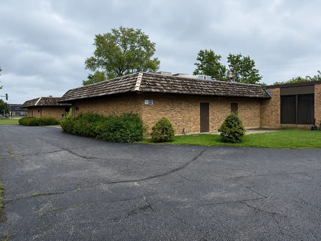 350 S Schmale Road, Carol Stream