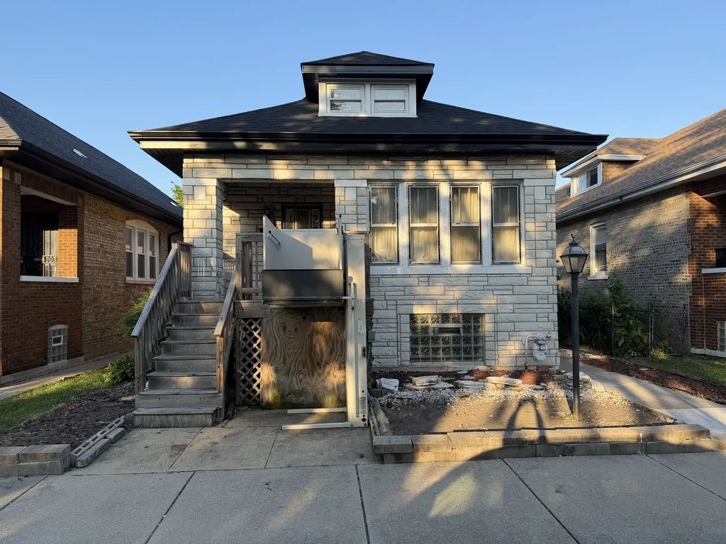 8753 S Laflin Street, Chicago, 60620