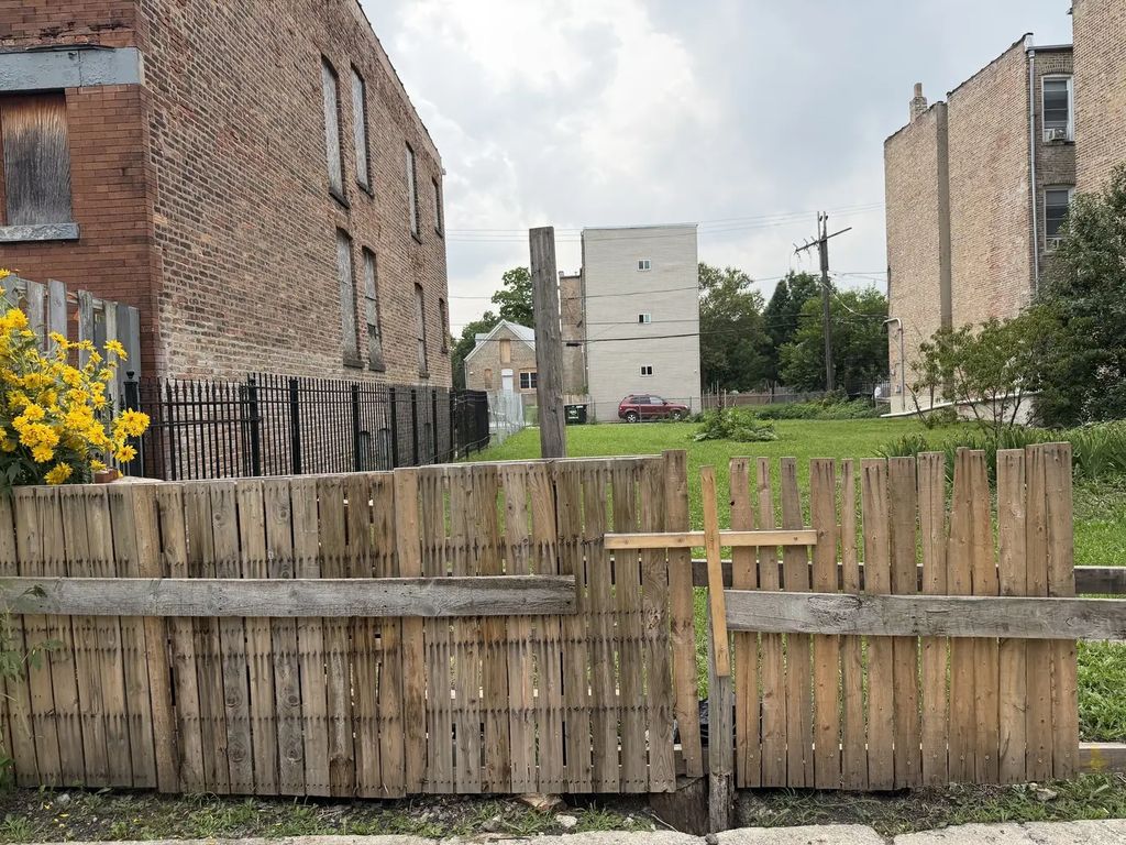 1506 S Lawndale Avenue, Chicago