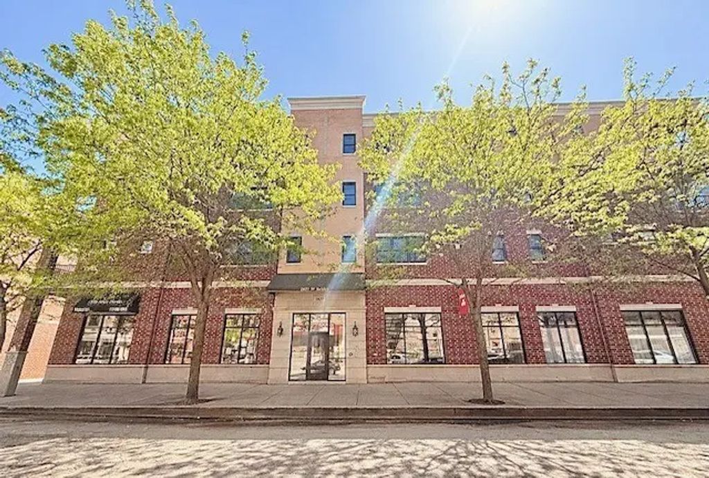 2827 W Belden Avenue 1b, Chicago