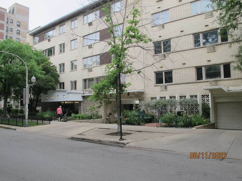 426 W Barry Avenue 409, Chicago, 60657