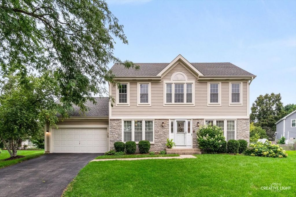 920 Fairfax Court, Elgin