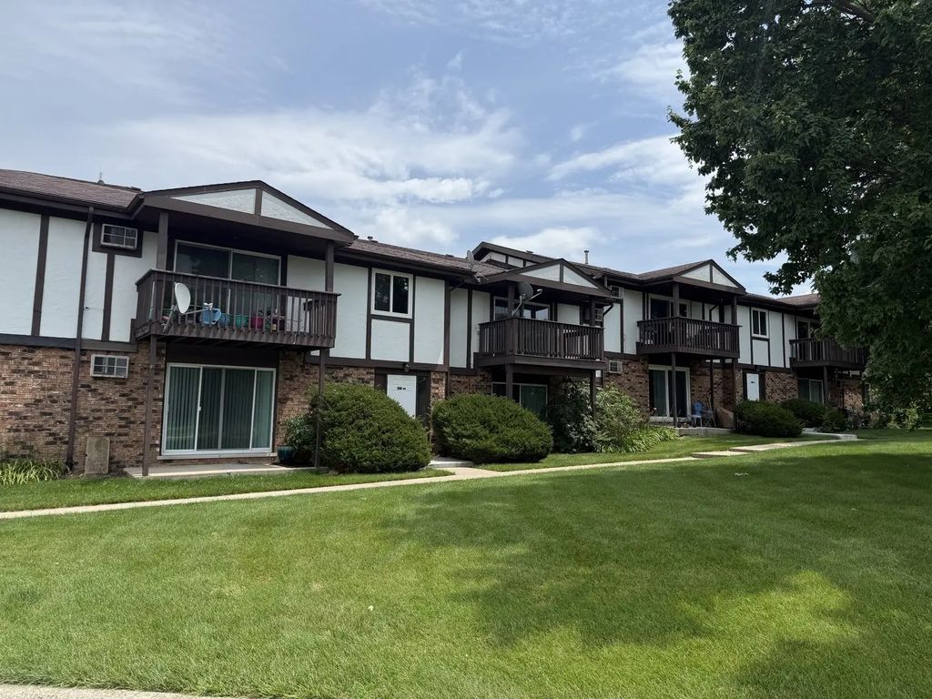 1023 Shagbark Court 2f, New Lenox