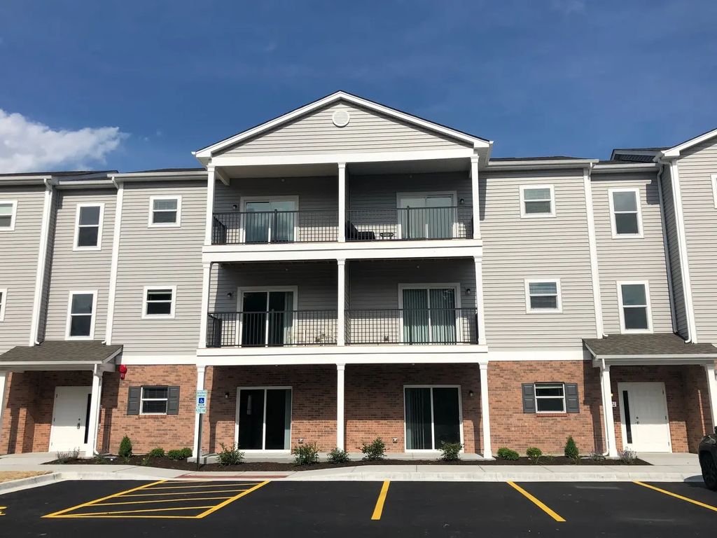 811 E Main Street 1e, East Dundee