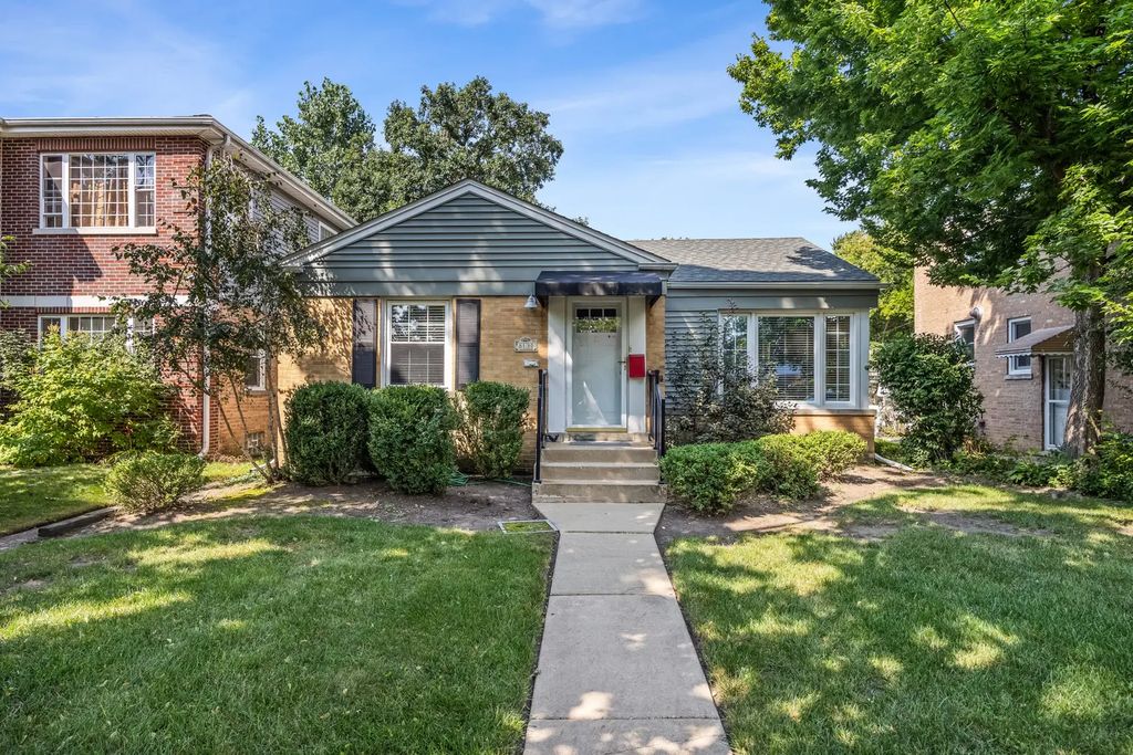8130 Kilbourn Avenue, Skokie, 60076