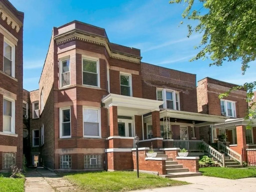7026 S Eberhart Avenue, Chicago