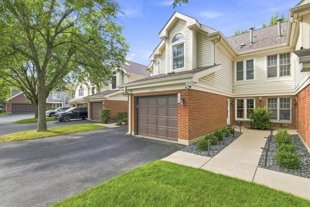 1863 W White Oak Street 1863, Arlington Heights