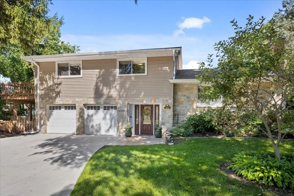 803 Pine Street, Deerfield