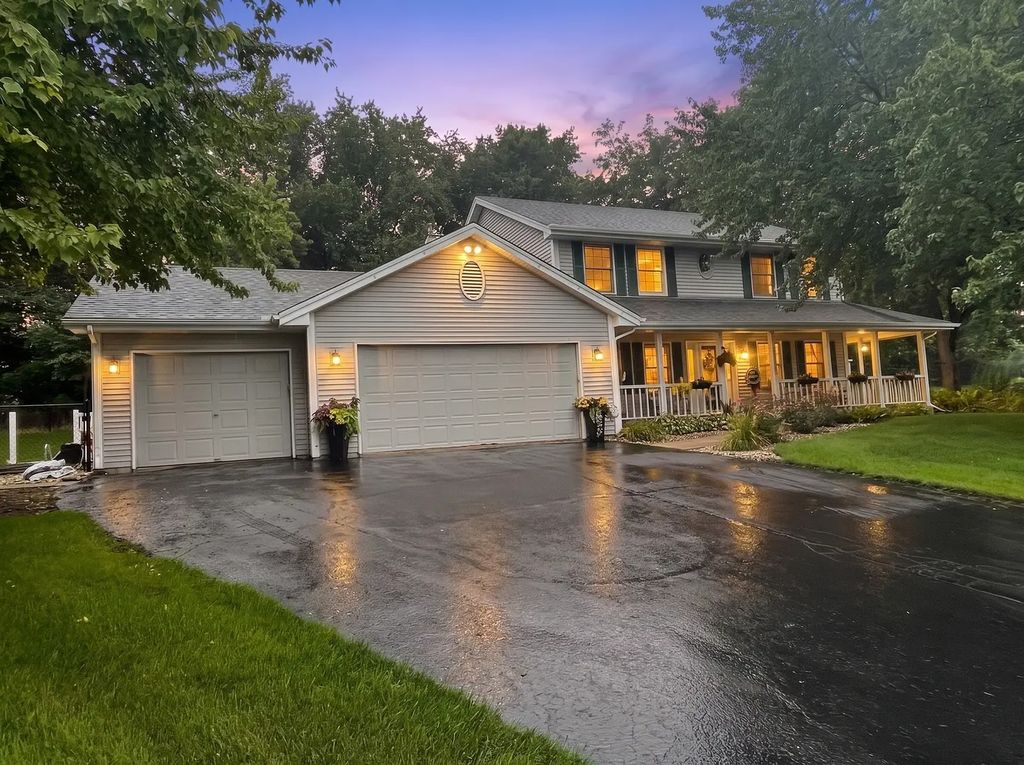 2137 Saint James Avenue, Belvidere